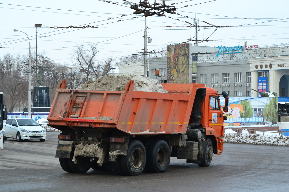 Волгоградская область, № В 306 ВУ 134 — КамАЗ-65115-L4