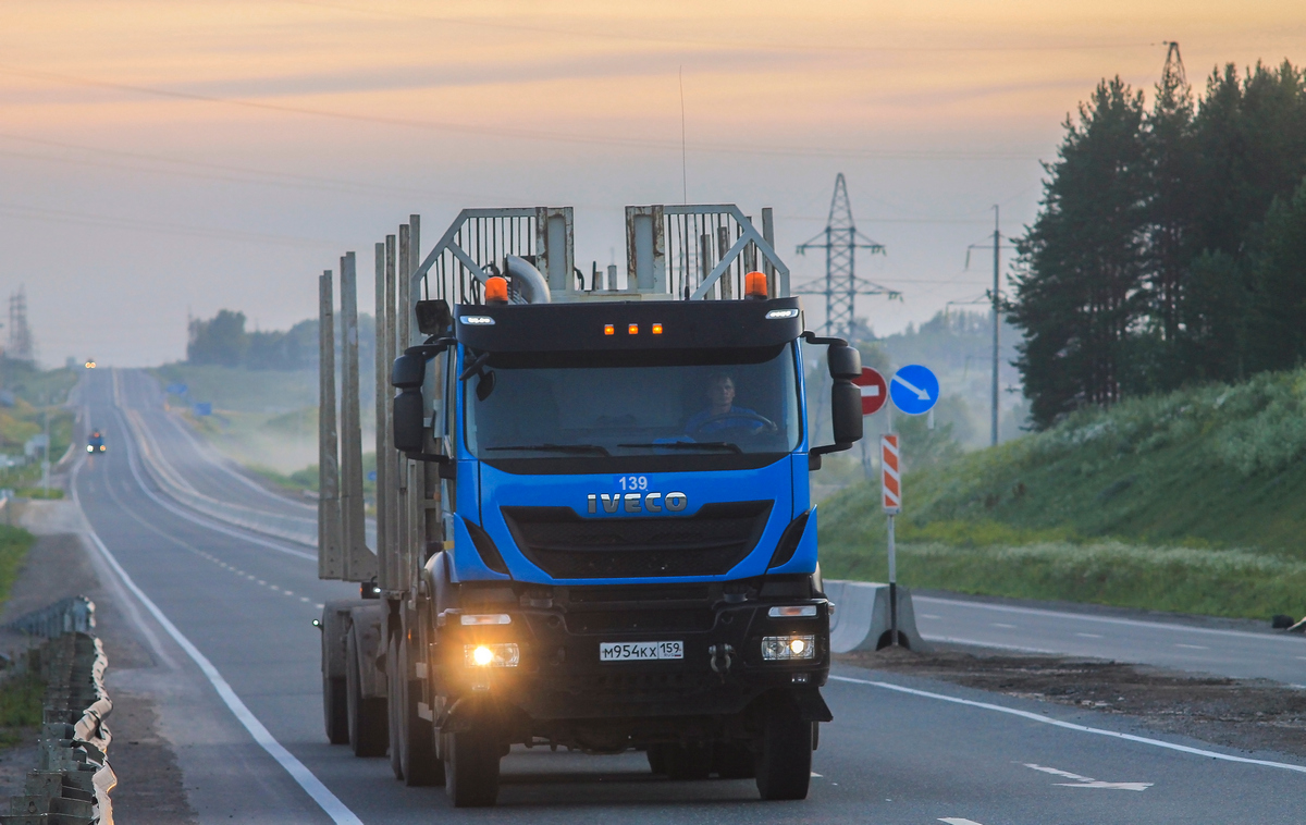 Пермский край, № М 954 КХ 159 — IVECO-AMT Trakker ('2013)