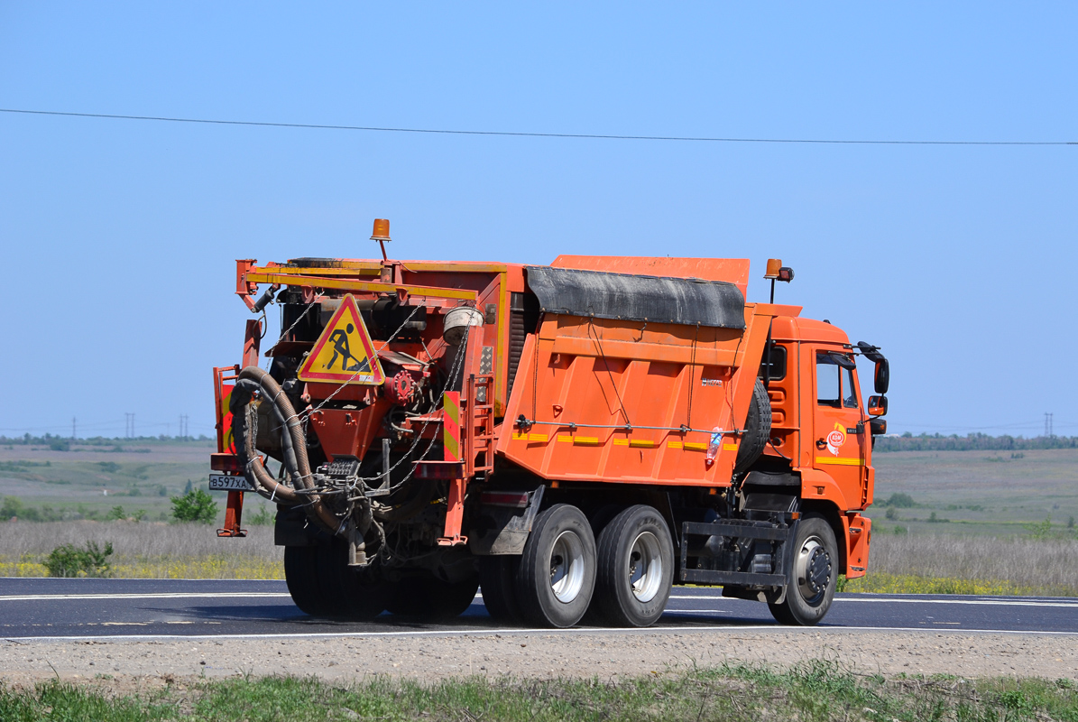 Волгоградская область, № В 597 ХА 134 — КамАЗ-65115-42