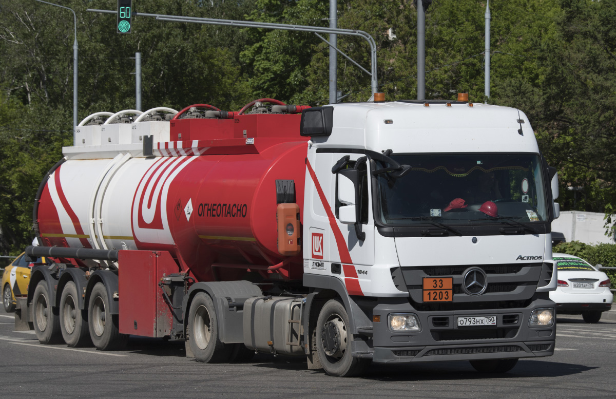 Московская область, № О 793 НХ 750 — Mercedes-Benz Actros ('2009) 1844