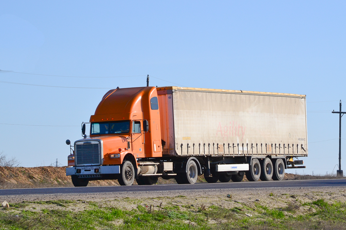 Волгоградская область, № Н 823 ТХ 31 — Freightliner FLD 120 SD