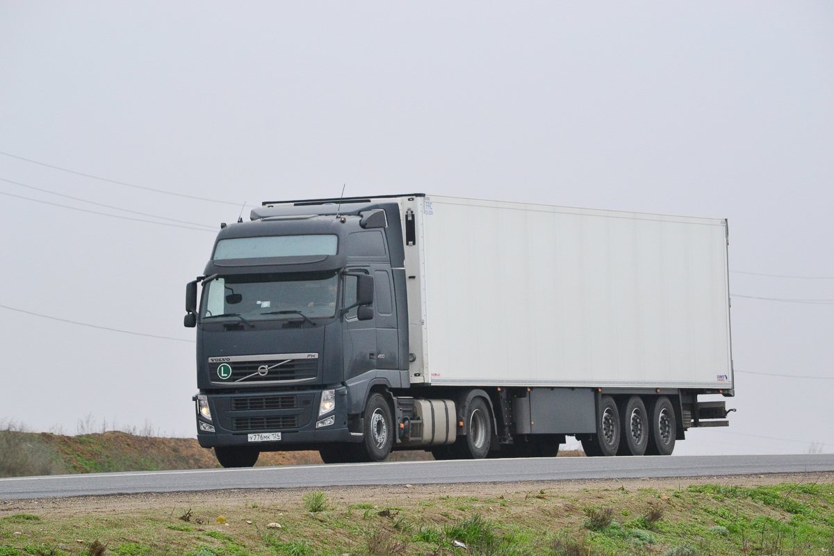 Красноярский край, № У 776 МК 124 — Volvo ('2008) FH.460