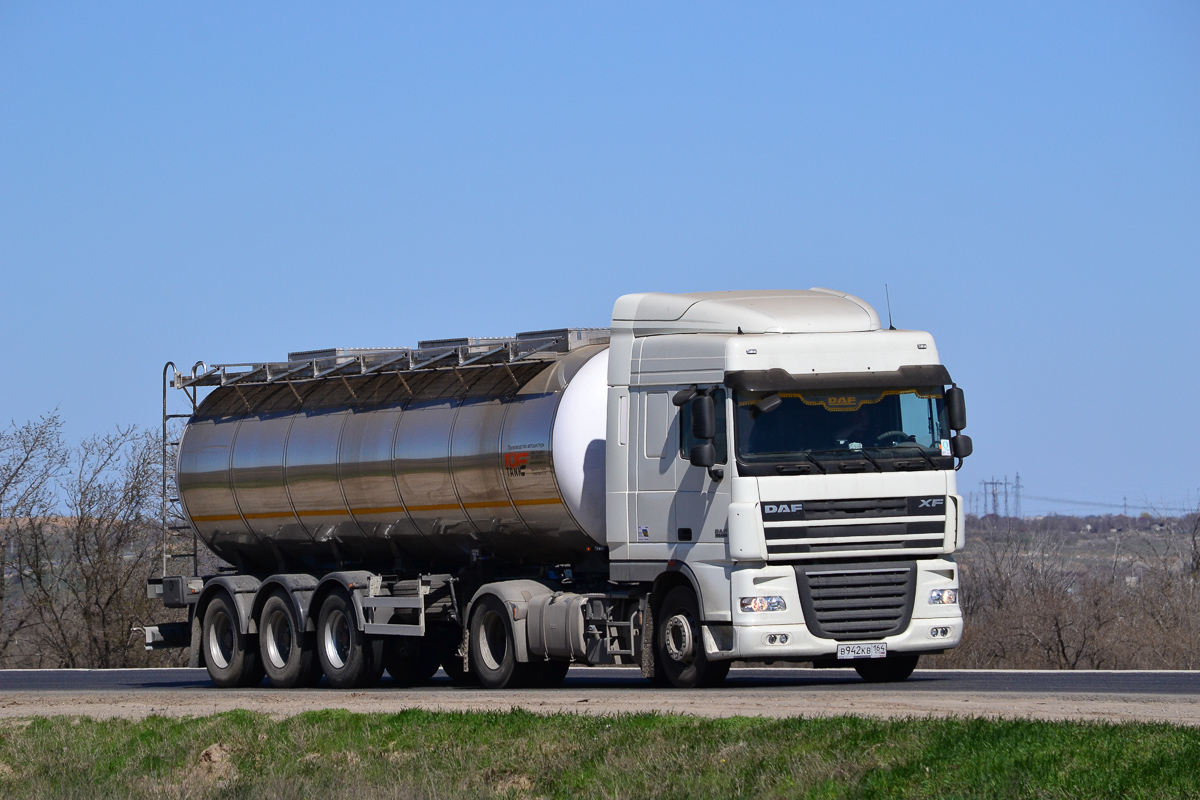 Саратовская область, № В 942 КВ 164 — DAF XF105 FT