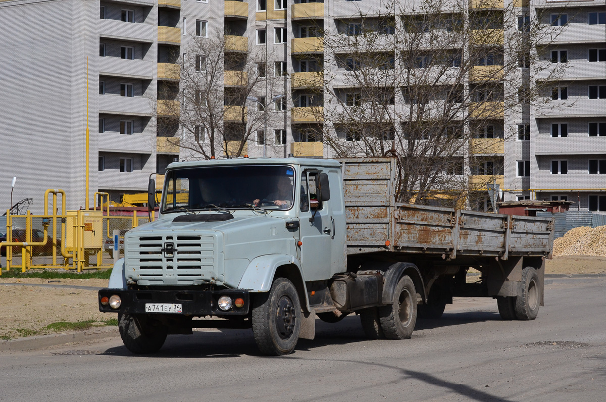 Волгоградская область, № А 741 ЕУ 34 — ЗИЛ-4423