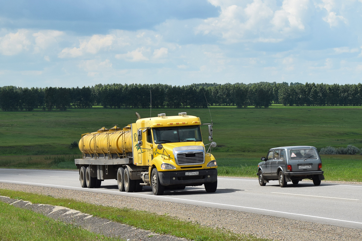 Алтайский край, № О 571 РН 22 — Freightliner Columbia