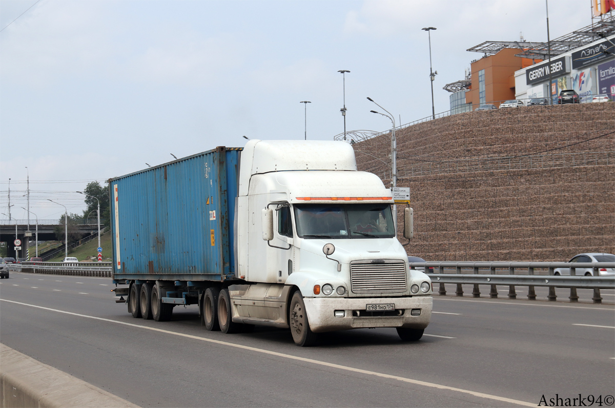 Красноярский край, № Е 981 НО 174 — Freightliner Century Class