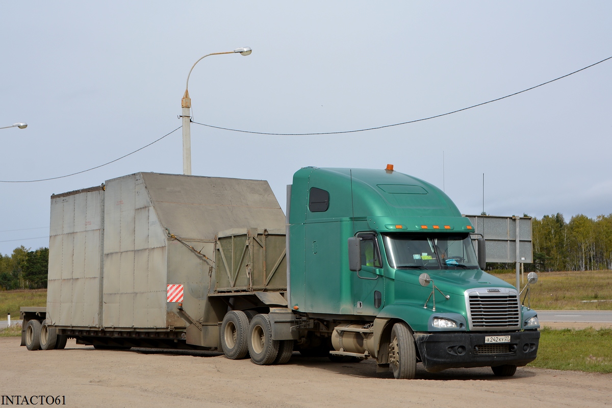 Хабаровский край, № А 242 КУ 27 — Freightliner Century Class