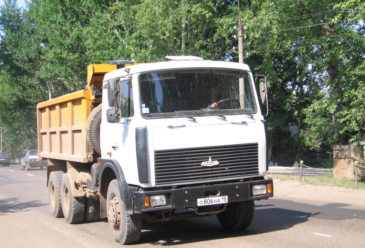Удмуртия, № О 806 НА 18 — МАЗ-5516 (общая модель)