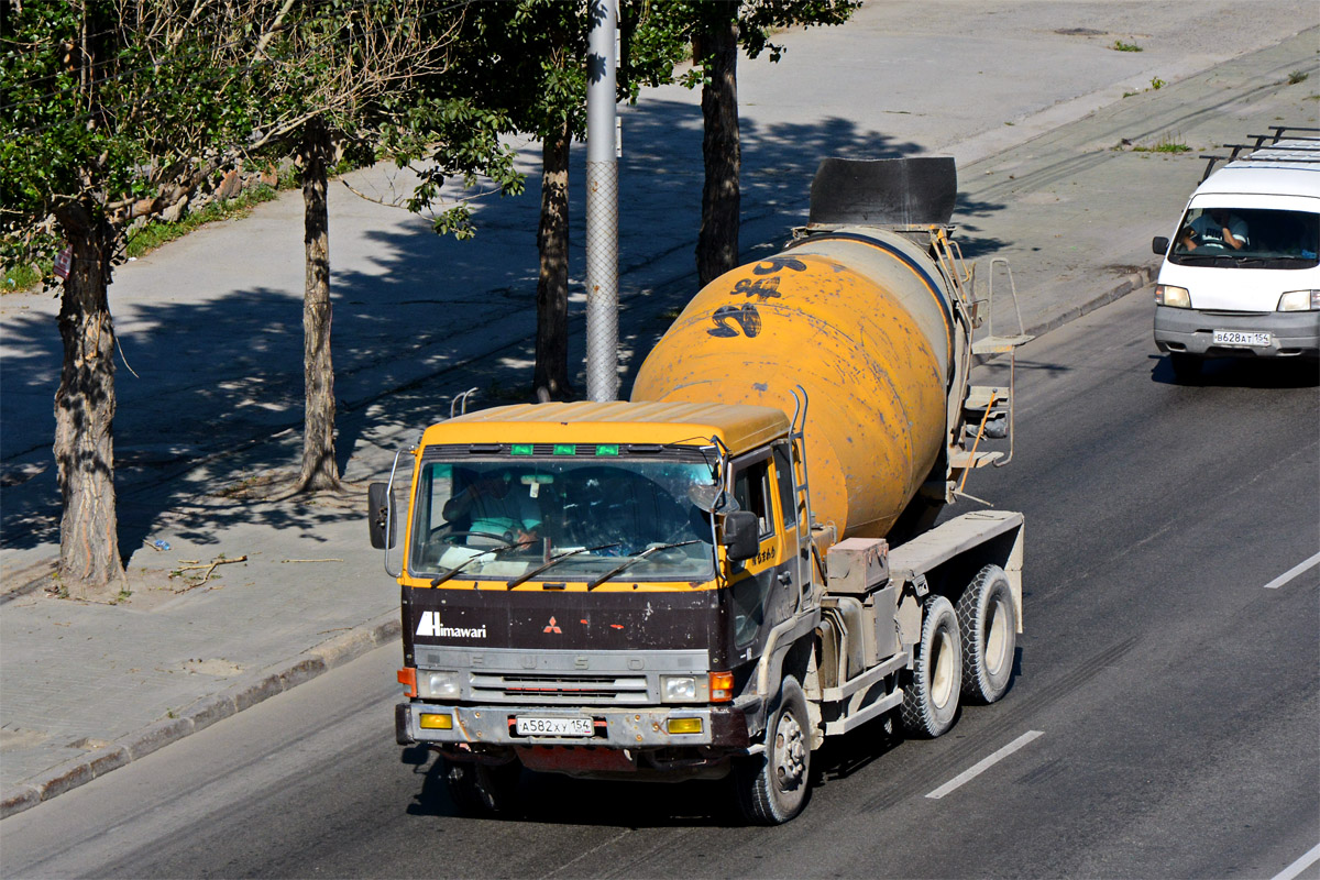 Новосибирская область, № А 582 ХУ 154 — Mitsubishi Fuso (общая модель)