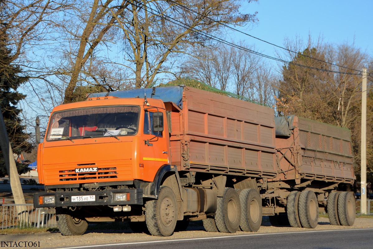 Краснодарский край, № Н 135 ХЕ 93 — КамАЗ-65115-15 [65115R]