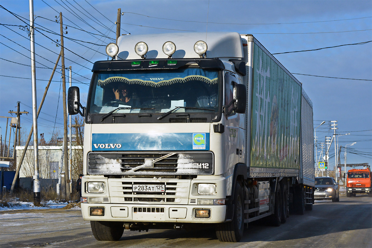 Приморский край, № Р 283 АТ 125 — Volvo ('1993) FH-Series