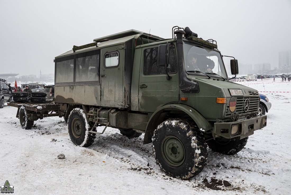 Киргизия, № 01 825 AEQ — Mercedes-Benz Unimog (общ.м)