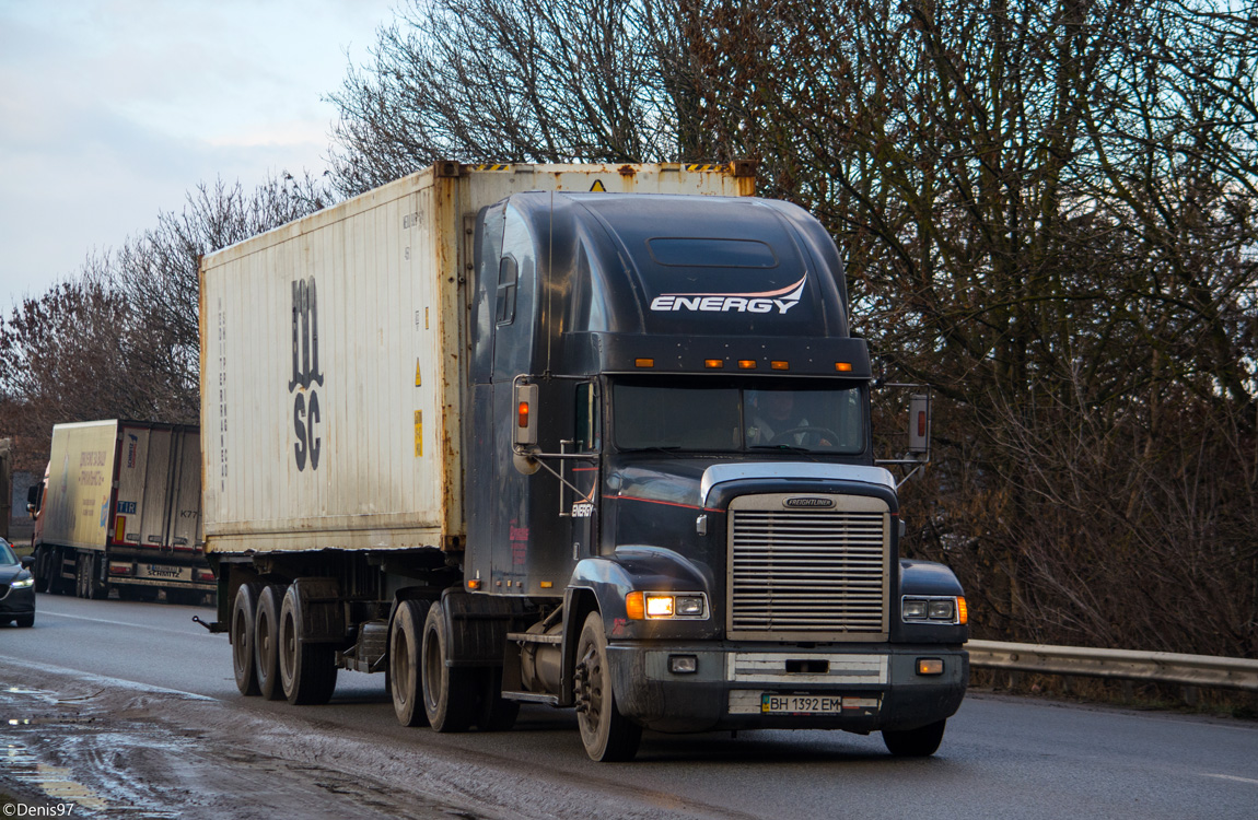 Одесская область, № ВН 1392 ЕМ — Freightliner FLD 120