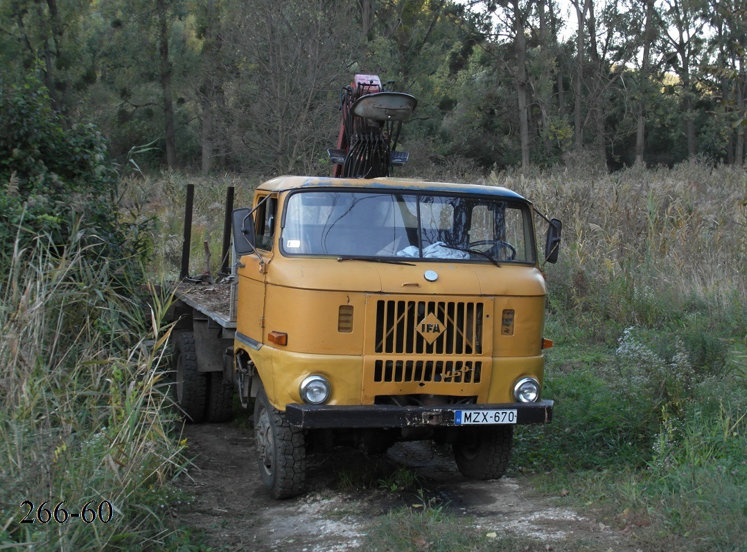 Венгрия, № MZX-670 — IFA W50L/L