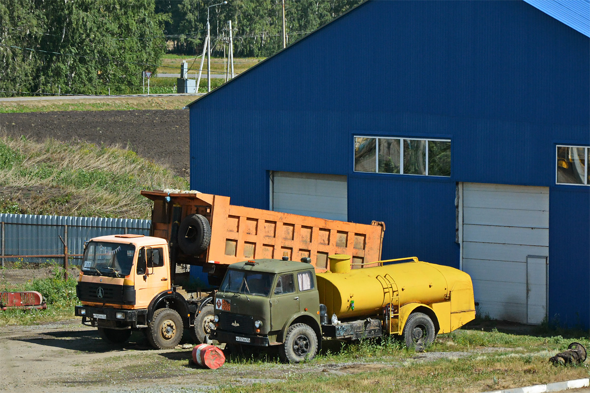 Омская область, № Т 965 АВ 55 — BeiBen NG80 (общая модель); Омская область, № А 557 ВХ 55 — МАЗ-5334