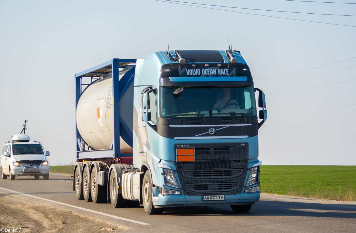 Кировоградская область, № АА 0376 ТК — Volvo ('2012) FH.460; Volvo ('2012) FH "Volvo Ocean Race" (Тернопольская область)