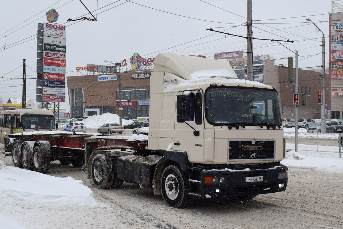 Алтайский край, № В 364 АК 142 — MAN F2000 18.403