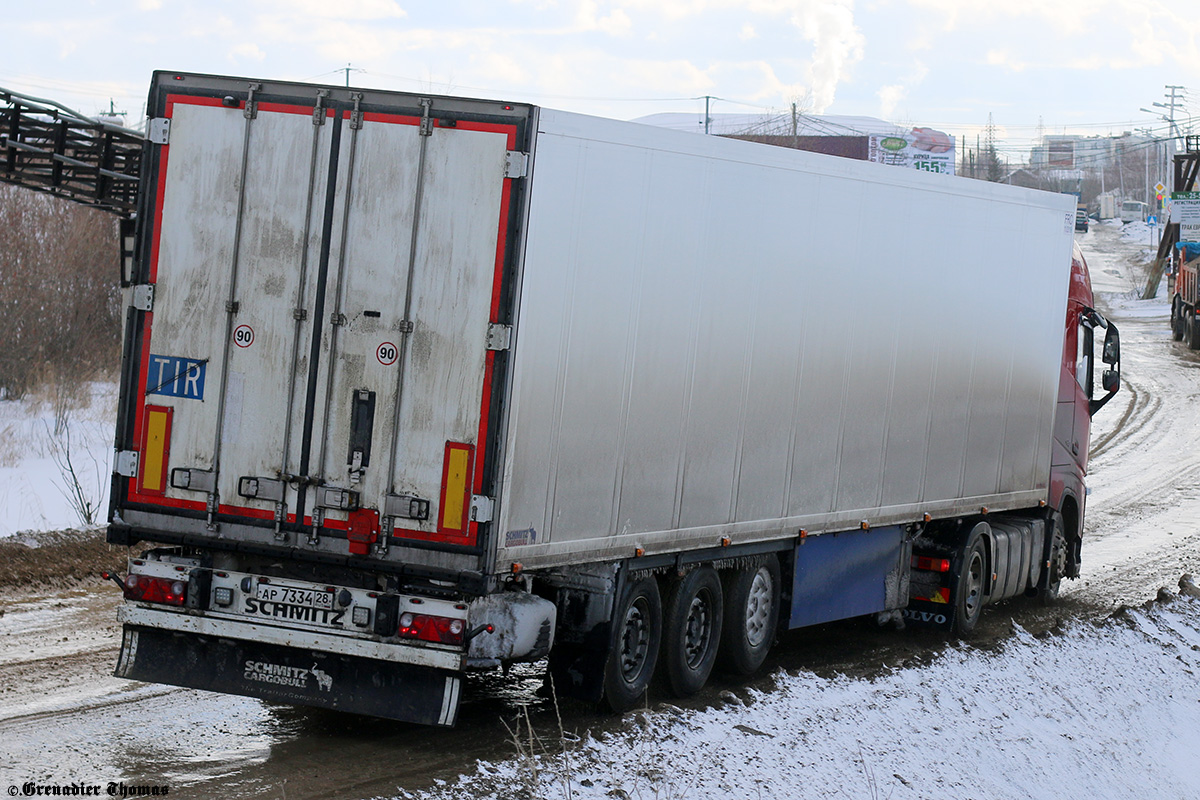 Амурская область, № О 731 ВР 799 — Volvo ('2012) FH.460 [X9P]; Амурская область, № АР 7334 28 — Schmitz Cargobull S.KO (общая модель)