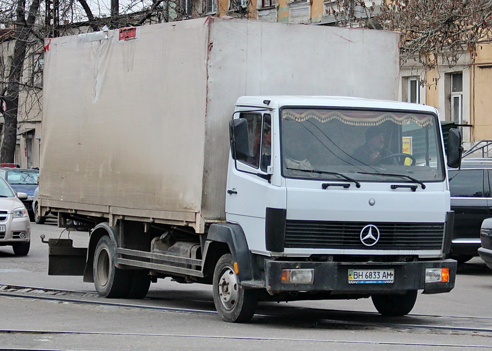 Одесская область, № ВН 6833 АМ — Mercedes-Benz LK (общ. мод.)