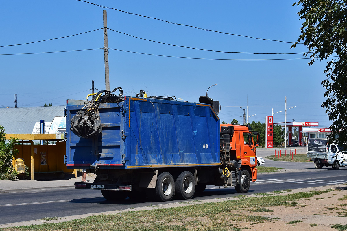 Волгоградская область, № Е 093 МХ 134 — КамАЗ-65115 (общая модель)