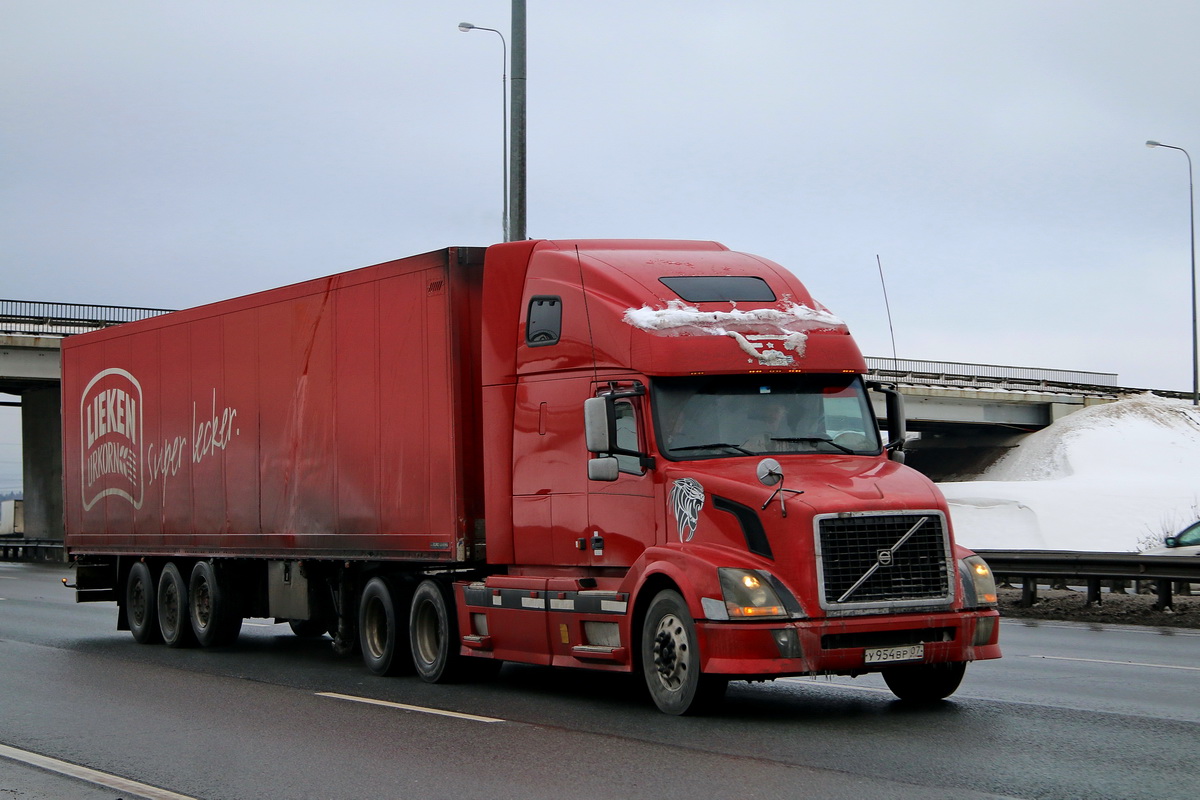 Кабардино-Балкария, № У 954 ВР 07 — Volvo VNL670