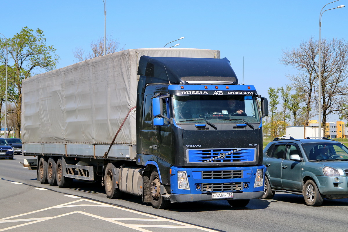 Московская область, № М 423 ЕК 750 — Volvo ('2002) FH12.380 [X9P]