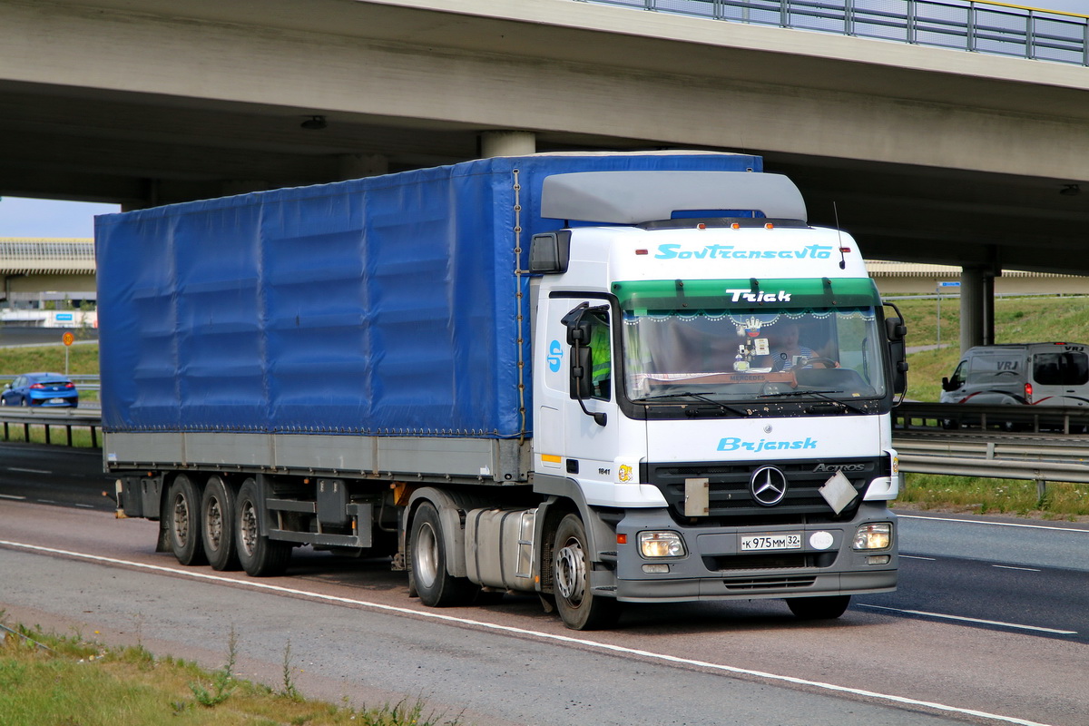 Брянская область, № К 975 ММ 32 — Mercedes-Benz Actros ('2003) 1841