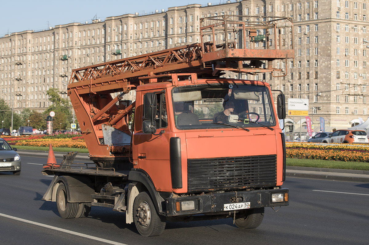 Московская область, № К 024 АР 50 — МАЗ-437040 "Зубрёнок"