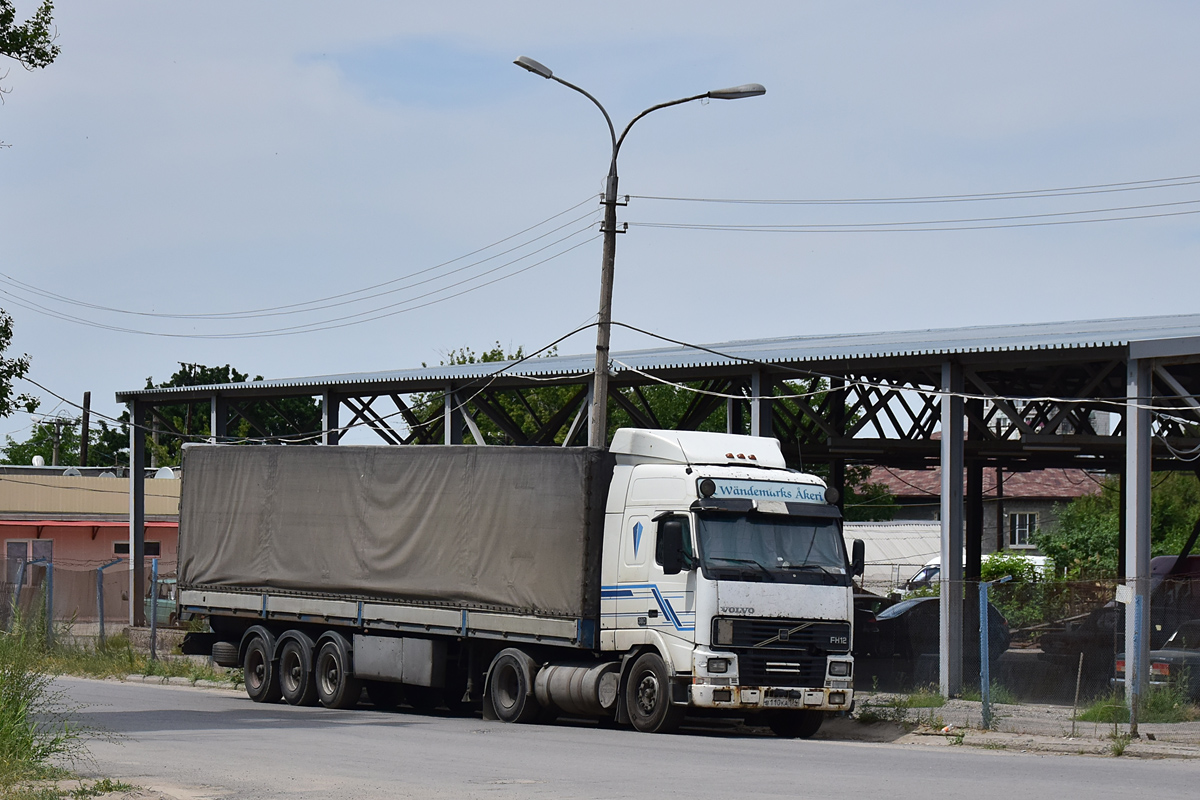 Волгоградская область, № В 110 КА 134 — Volvo ('1993) FH12.380