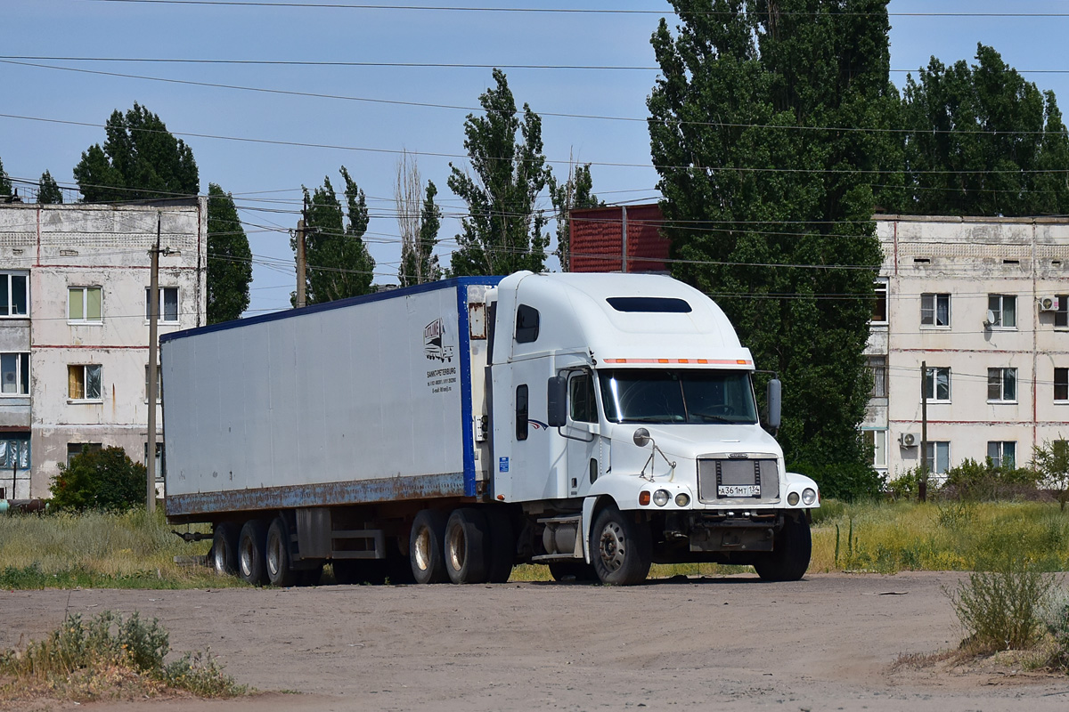 Волгоградская область, № А 361 МТ 134 — Freightliner Century Class