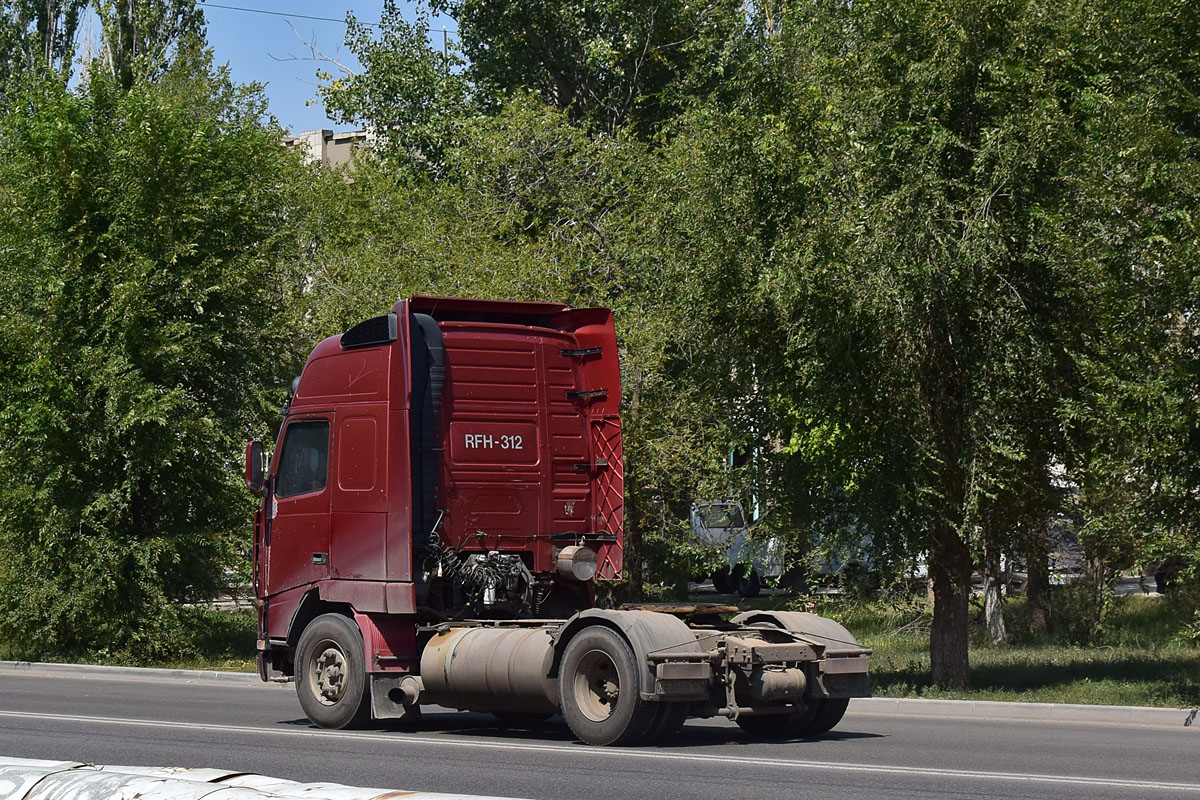 Волгоградская область, № А 636 ЕВ 134 — Volvo ('1993) FH-Series