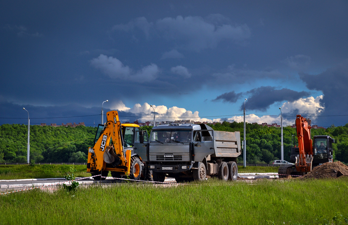 Калужская область, № М 824 НУ 40 — КамАЗ-55111-02 [55111C]