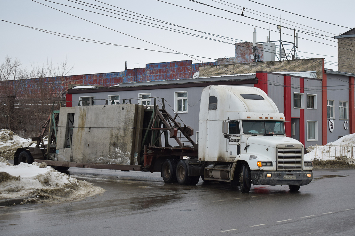 Алтайский край, № О 329 УА 22 — Freightliner FLD 112