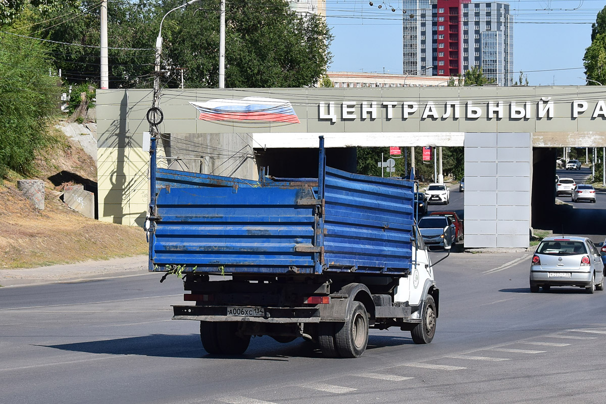 Волгоградская область, № А 006 ХС 134 — ГАЗ-33106 "Валдай"