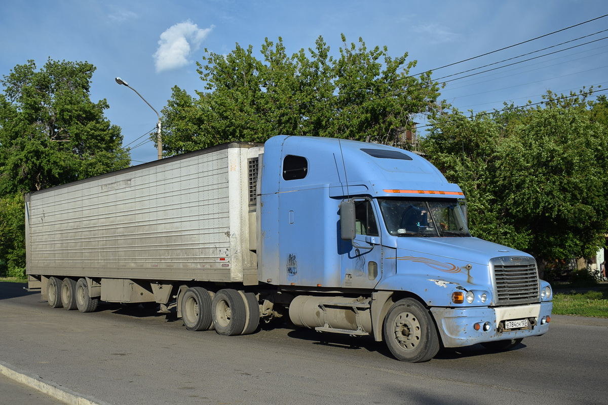 Краснодарский край, № Е 784 СН 123 — Freightliner Century Class