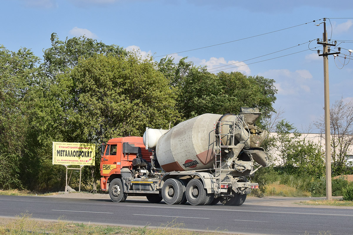 Волгоградская область, № Х 201 ЕН 750 — КамАЗ-6520-61