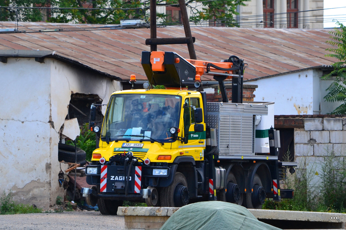 Чехия, № 3AU 9585 — Mercedes-Benz Unimog (общ.м)