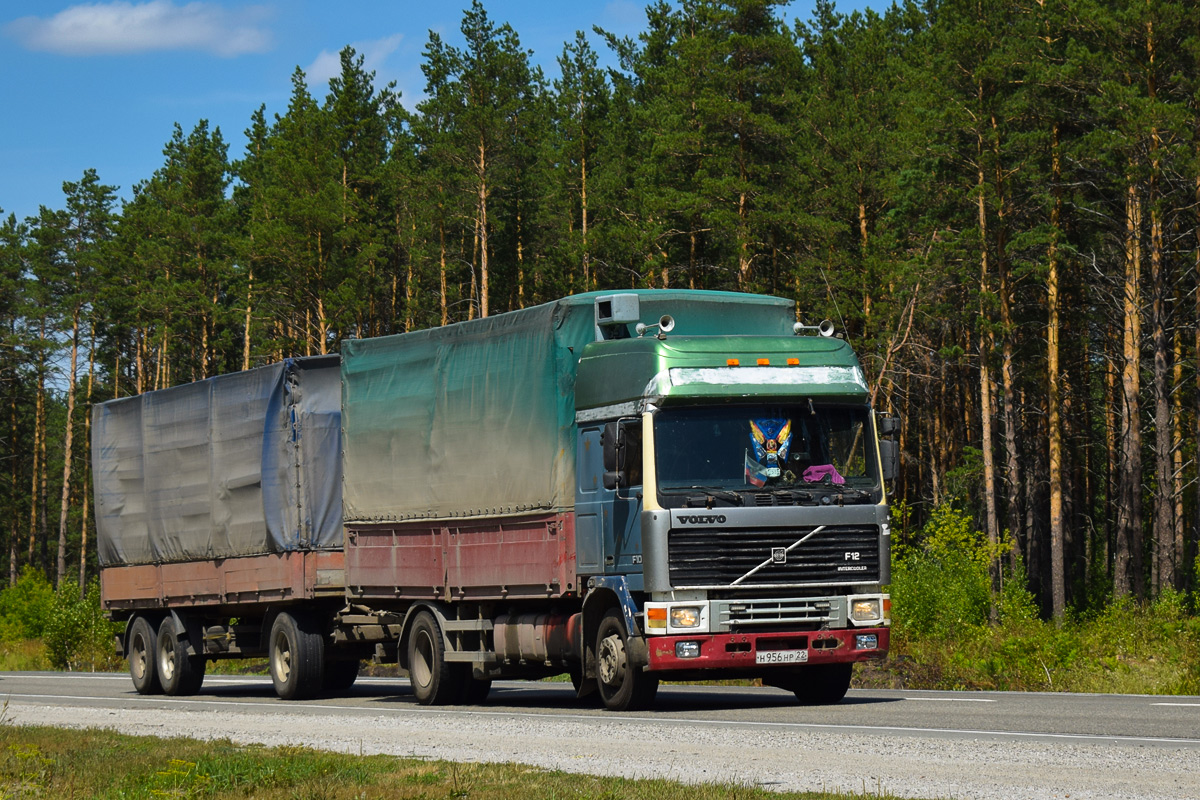 Алтайский край, № Н 956 НР 22 — Volvo ('1977) F10