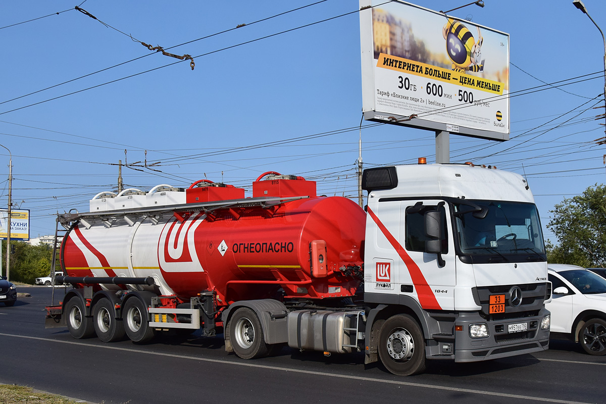 Волгоградская область, № М 957 ЕЕ 750 — Mercedes-Benz Actros '09 1844 [Z9M]