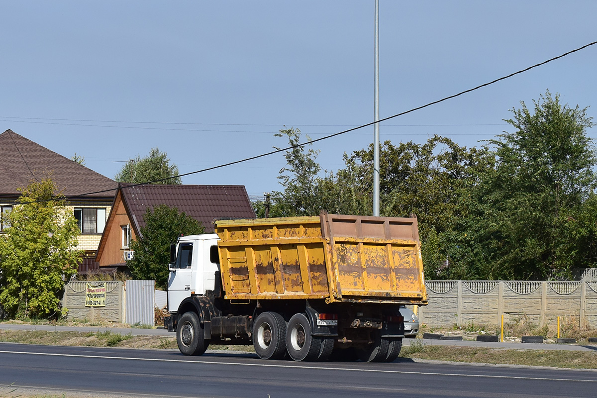 Волгоградская область, № Е 824 КС 134 — МАЗ-5516A5