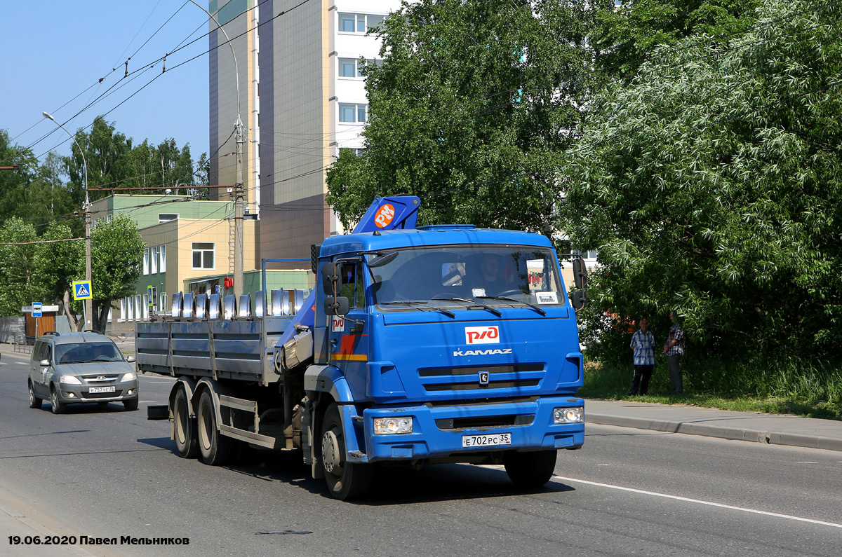 Вологодская область, № Е 702 РС 35 — КамАЗ-65117-A4