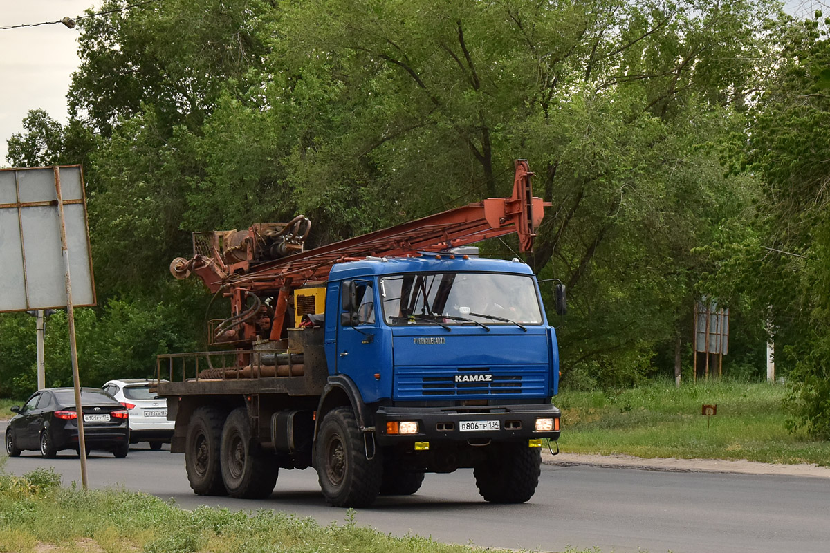 Волгоградская область, № В 806 ТР 134 — КамАЗ-43114-15 [43114R]