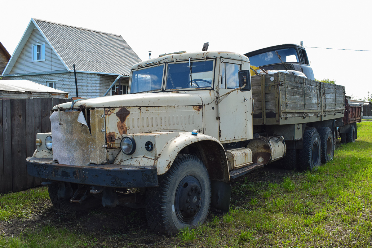 Алтайский край, № М 637 ОР 22 — КрАЗ-257Б1