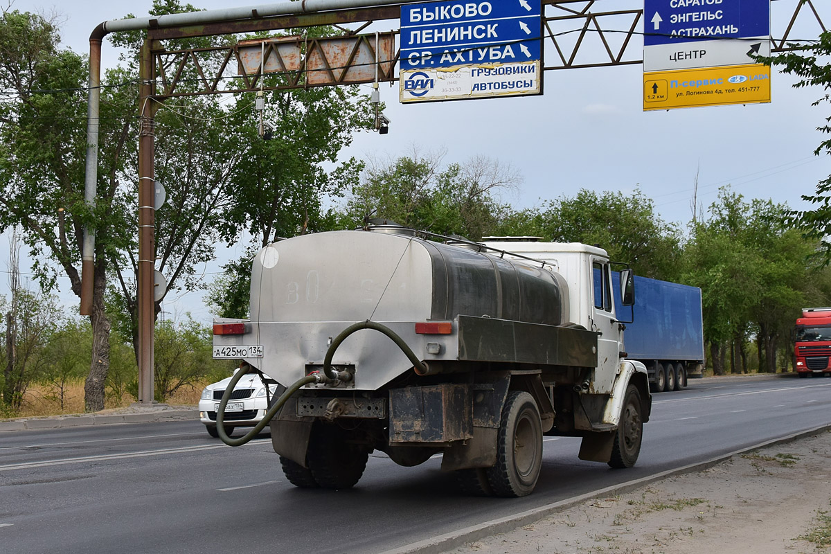 Волгоградская область, № А 425 МО 134 — ЗИЛ-432932