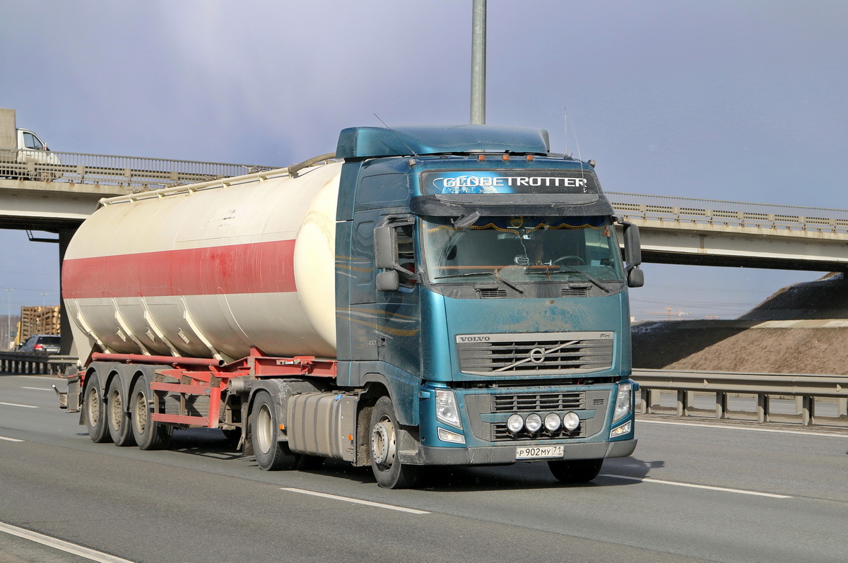 Тульская область, № Р 902 МУ 71 — Volvo ('2008) FH.460; Volvo ('2008) FH.460 "Чемпион Эпохи" (Ленинградская область)