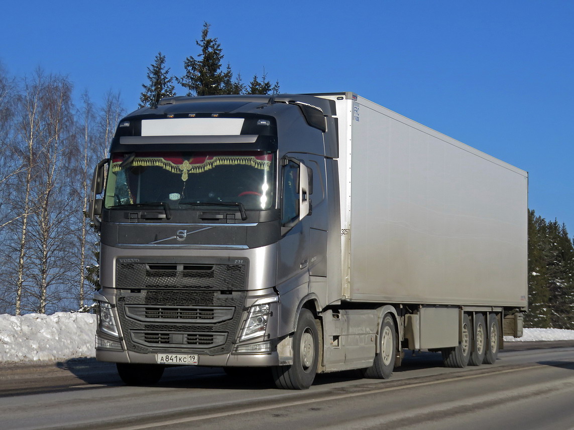 Хакасия, № А 841 КС 19 — Volvo ('2012) FH-Series