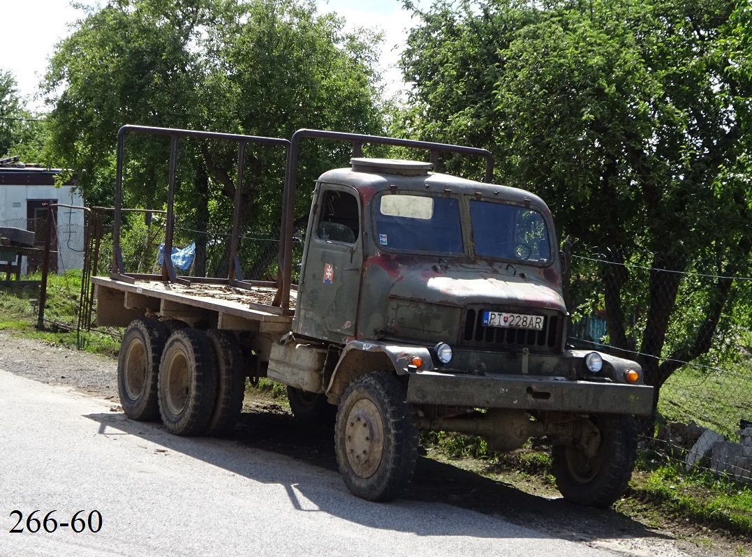 Словакия, № PT-228AR — Praga V3S