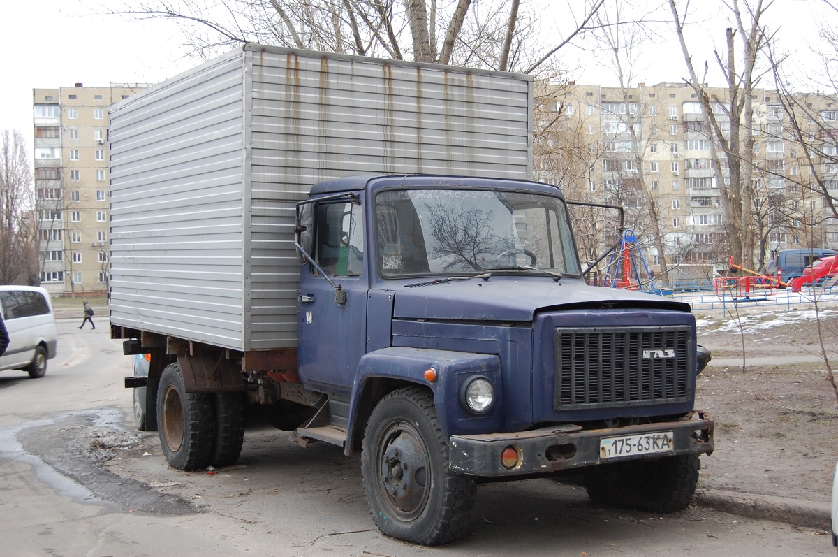 Киев, № 175-63 КА — ГАЗ-33073