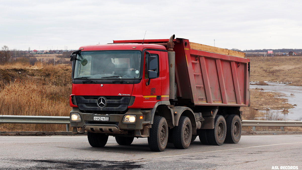 Новгородская область, № Е 442 ТВ 53 — Mercedes-Benz Actros '09 4141 [Z9M]