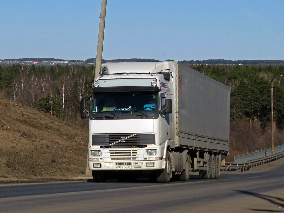 Тверская область, № М 999 СО 69 — Volvo ('1993) FH12.380